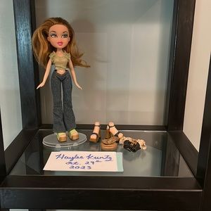 Bratz strut it! Meygan